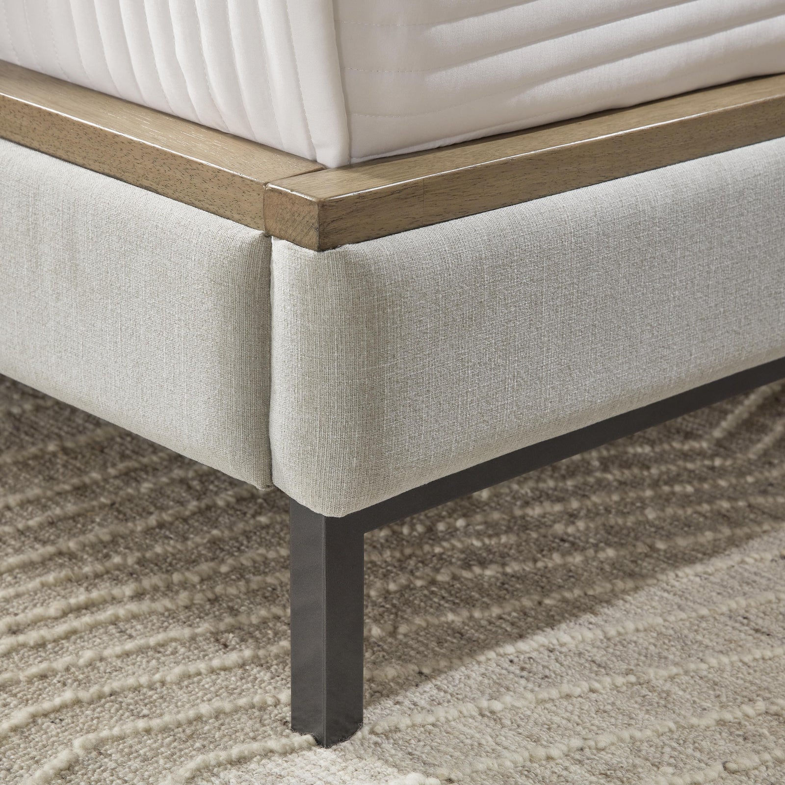 Tomtyn Upholstered Bed - Light Brown  (B622-SI) - Image 7