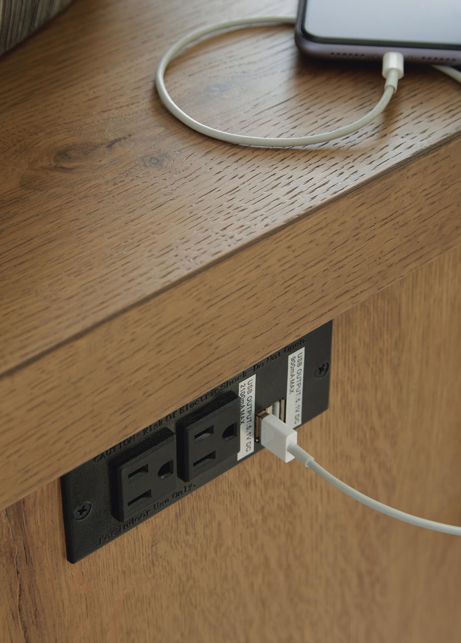 Brinstead Chairside End Table - Light Brown  (T839-SI) - Image 7