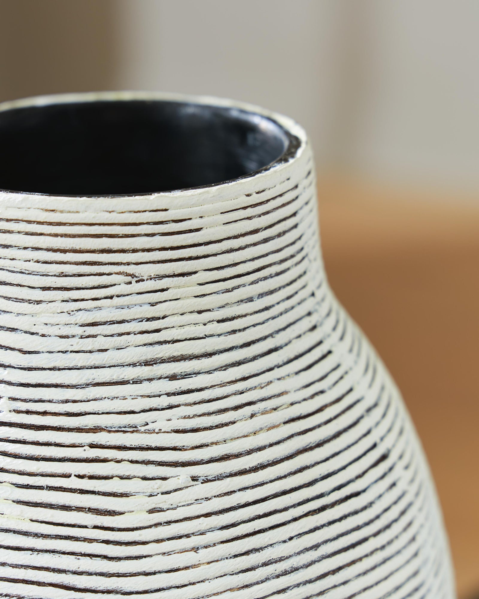Girtha Vase (A2000877-SI) - Image 3