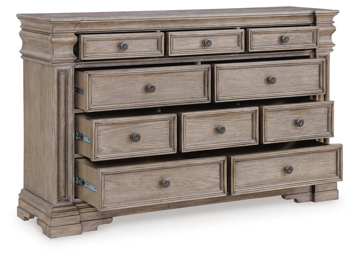 Blairhurst Dresser - Light Grayish Brown  (B916-SI) - Image 4