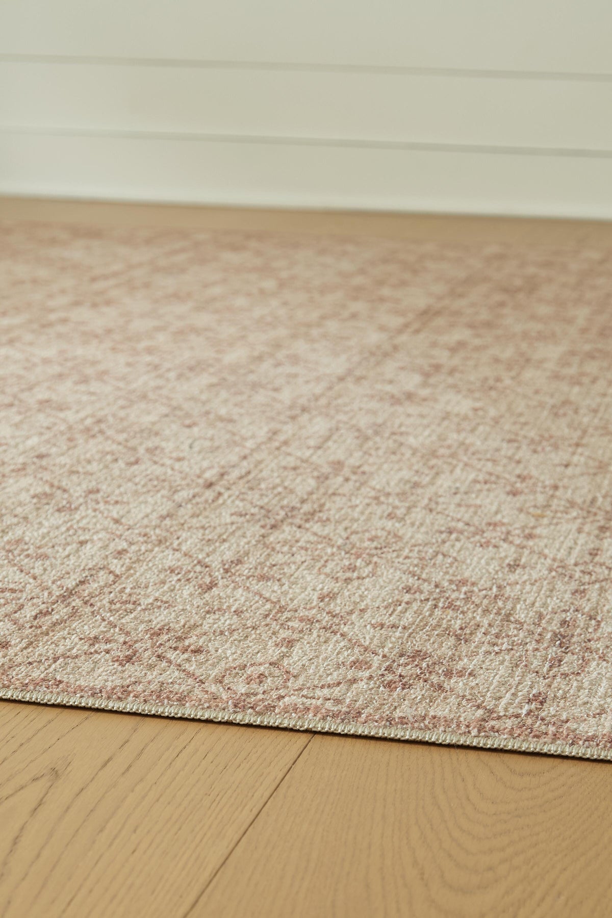 Lyamford Large Rug (R40850-SI) - Image 5