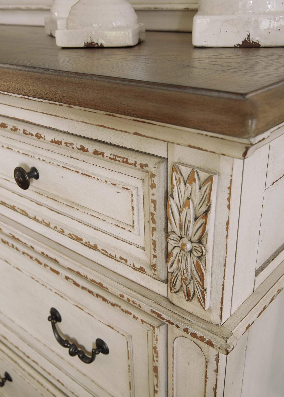 Realyn Upholstery Panel Bed, Dresser, Chest, Nightstand, and Vanity Set - Two-tone  (B743-SI) - Image 32
