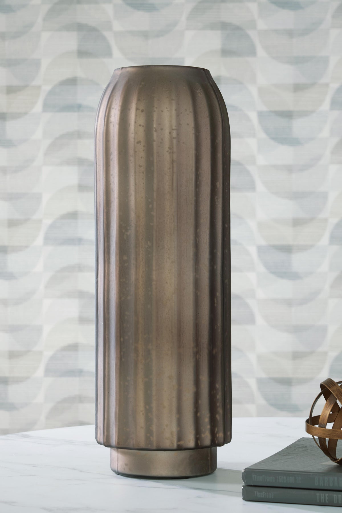 Briarcott Vase (A2000705-SI) - Image 3