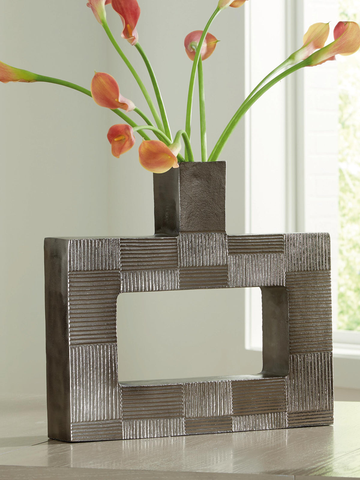 Wrengrove Vase (A2000753-SI) - Image 2