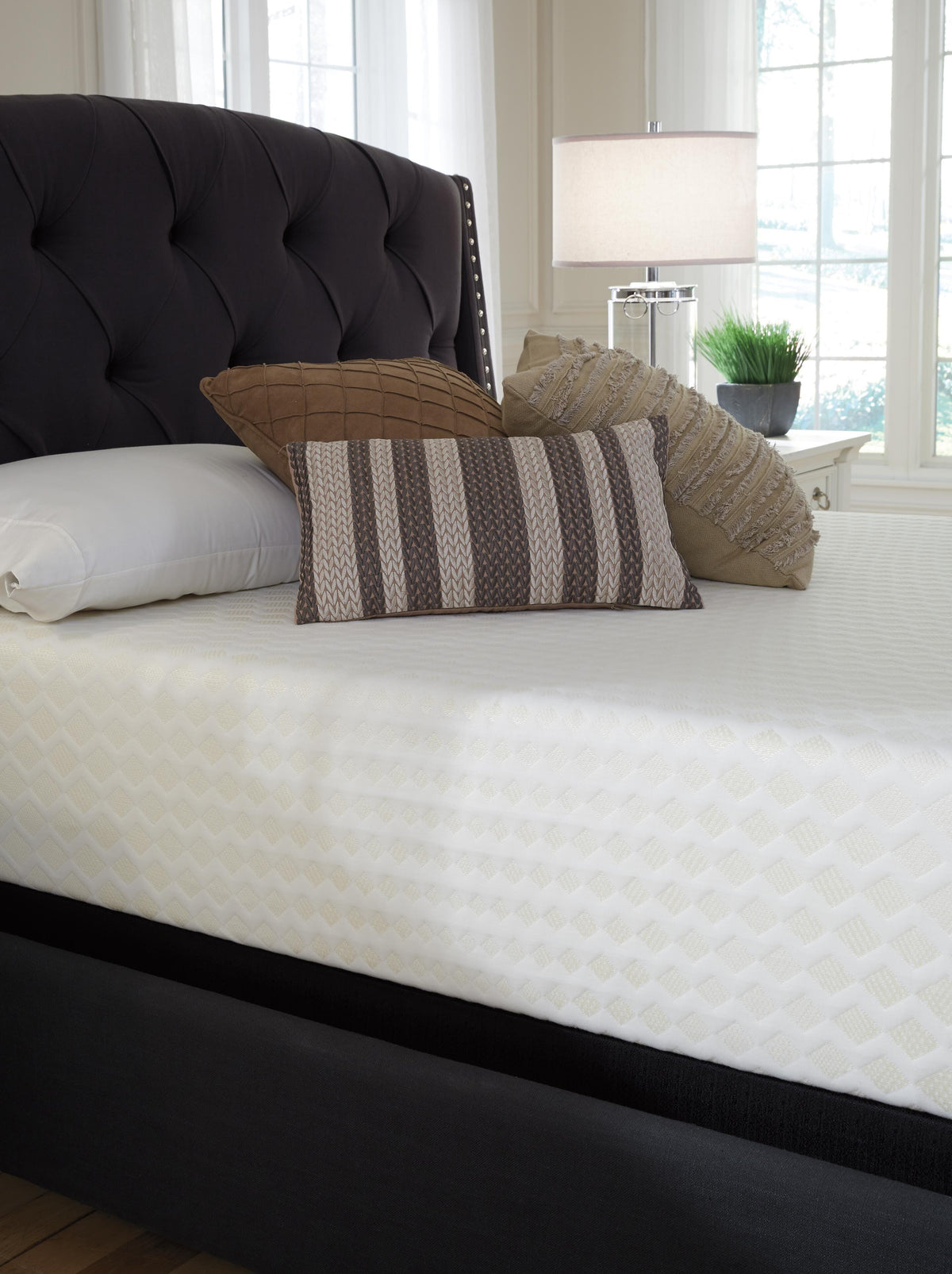 Chime 12 Inch Memory Foam Queen Mattress in a Box (M727-SI) - Image 11