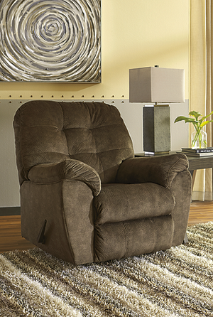 https://ashleyfurniture.scene7.com/is/image/AshleyFurniture/70508-25