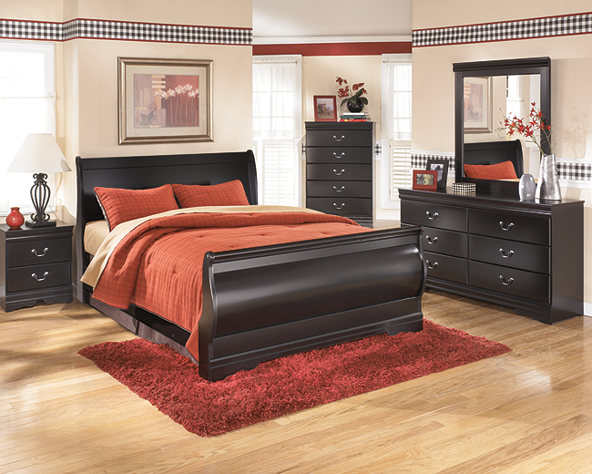 https://ashleyfurniture.scene7.com/is/image/AshleyFurniture/B128-31-36-46-77-74-98-92-Q112-SD
