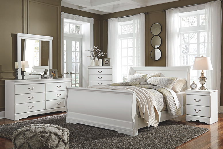 White bedroom deals dresser with mirror