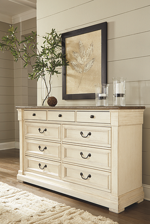 https://ashleyfurniture.scene7.com/is/image/AshleyFurniture/B647-131