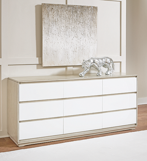 https://ashleyfurniture.scene7.com/is/image/AshleyFurniture/B950-31