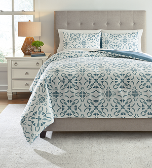 https://ashleyfurniture.scene7.com/is/image/AshleyFurniture/Q371003Q