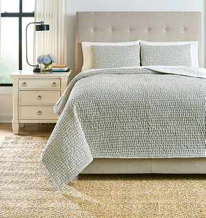 https://ashleyfurniture.scene7.com/is/image/AshleyFurniture/Q487003Q