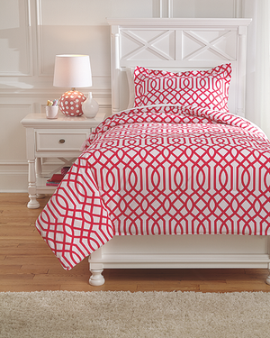 https://ashleyfurniture.scene7.com/is/image/AshleyFurniture/Q758041T