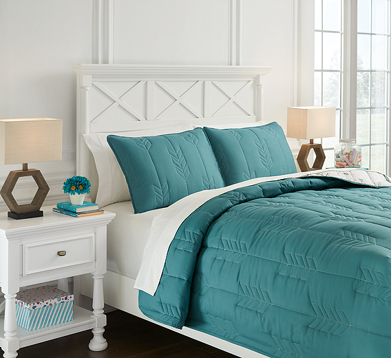 https://ashleyfurniture.scene7.com/is/image/AshleyFurniture/Q902003F-ANGLE