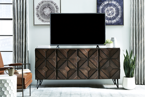https://ashleyfurniture.scene7.com/is/image/AshleyFurniture/W648-68-HEAD-ON